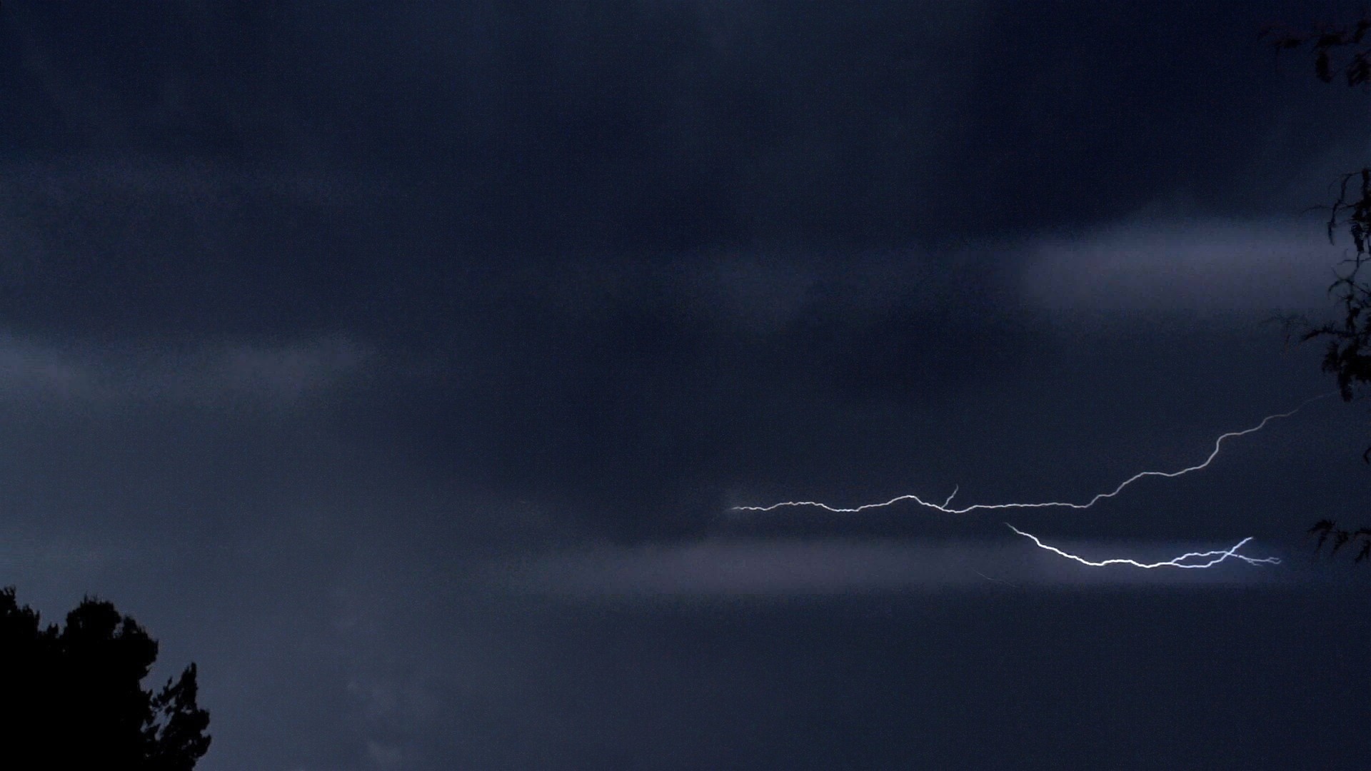 Santa Clarita lightning captured with 240fps video slow motion 8-31-2017